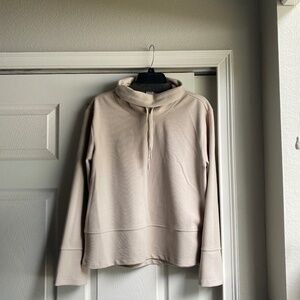 Rbx beige cream turtleneck size large sweatshirt